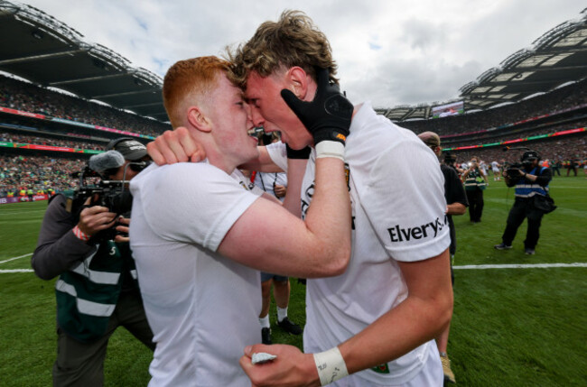 darragh-beirne-and-kobe-mcdonald-celebrate-after-the-match