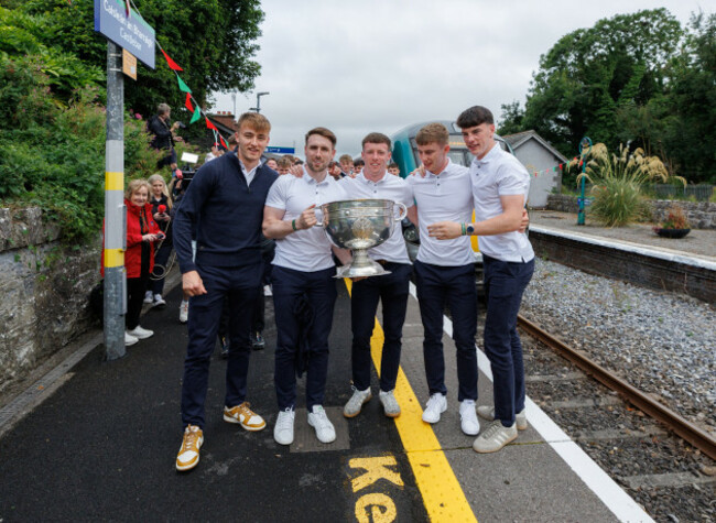 donnacha-mchugh-paddy-durcan-sean-morahan-john-macmonagle-and-bob-tuohy-celebrate-with-the-sam-maguire-cup