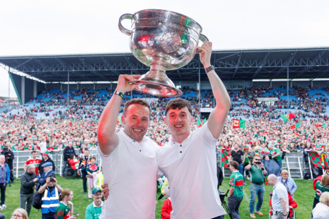 andy-moran-and-jack-coyne-lift-the-sam-maguire-cup