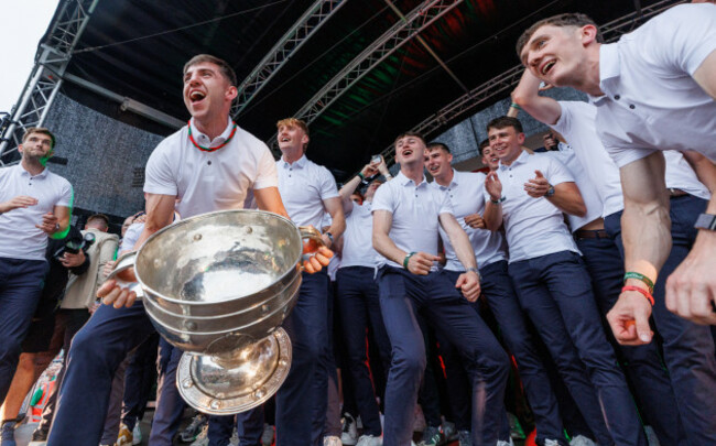 enda-hession-lifts-the-sam-maguire-cup