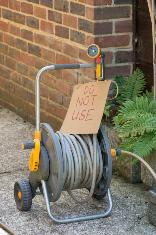 hosepipe-ban-warning-sign-do-not-use-sign-hose-reel-water-shortage-due-to-drought-dry-summer-banned