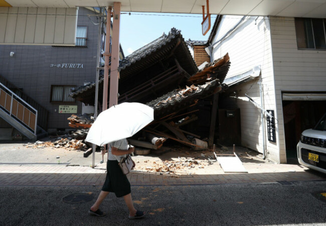 a-building-destroyed-by-a-massive-earthquake-in-yatsushiro-city-kumamoto-prefecture-western-japan-and-the-kyushu-island-region-on-july-29-2026-according-to-the-japan-meteorological-agency-a-mag