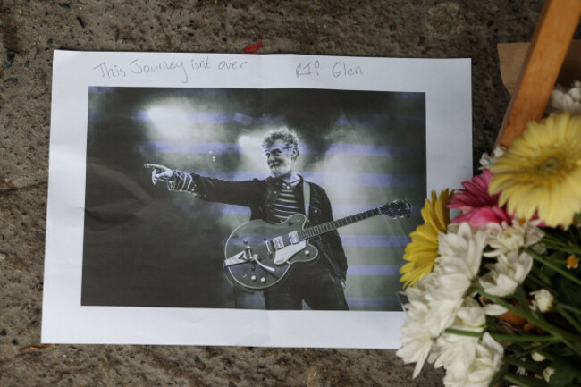 tributes-in-temple-bar-dublin-to-oscar-winning-irish-musician-and-activist-glen-hansard-who-has-died-in-a-motorcycle-crash-on-lower-road-strawberry-beds-lucan-picture-date-wednesday-july-29-2026