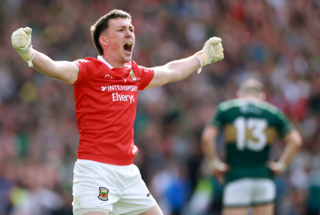 jack-livingstone-celebrates-after-the-match