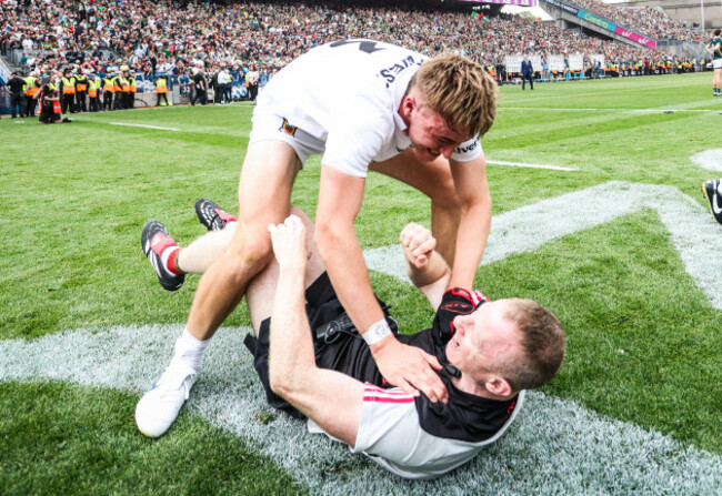 donnacha-mchugh-and-colm-boyle-celebrate-winning