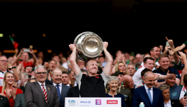 colm-boyle-lifts-the-sam-maguire