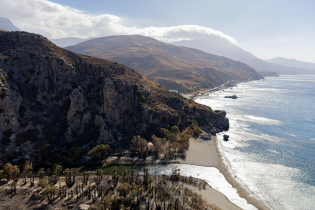 rethymno-greece-01st-aug-2026-part-of-the-palm-forest-in-the-preveli-region-has-been-destroyed-by-the-recent-fire-that-broke-out-south-of-rethymno-on-crete-credit-socrates-baltagiannisdpaalamy