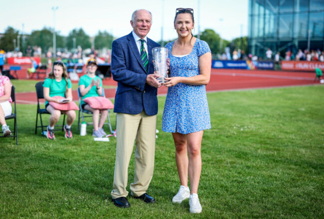 phil-healy-is-presented-with-an-award-by-cork-city-sports-upon-the-announcement-of-her-retirement-this-week