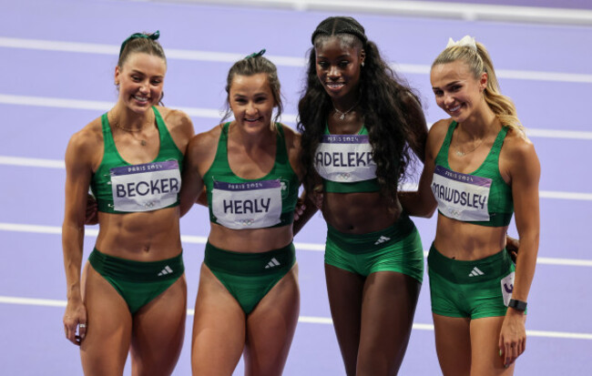 sophie-becker-phil-healy-rhasidat-adeleke-and-sharlene-mawdsley-after-the-race
