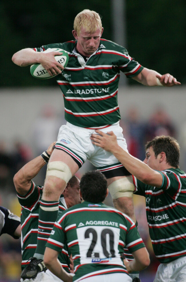 leo-cullen-wins-a-lineout-ball