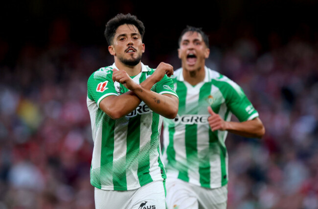 pablo-fornals-celebrates-scoring-his-sides-third-goal