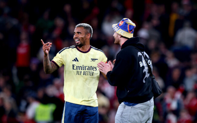 gabriel-jesus-with-a-fan