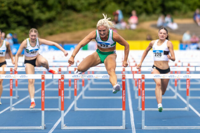 sarah-lavin-wins-gold