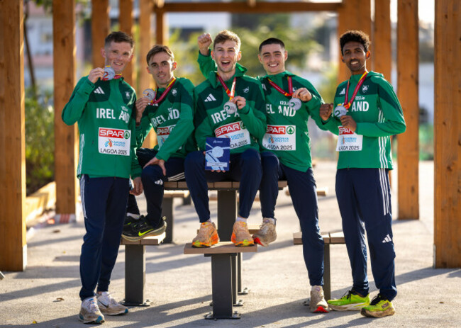 jack-oleary-brian-fay-cormac-dalton-darragh-mcelhinney-and-efrem-gidey-celebrate-with-their-silver-medal