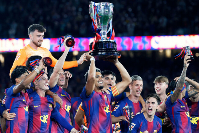 barcelona-spain-credit-d-10th-may-2026-ronald-araujo-barcelona-team-group-barcelona-footballsoccer-spanish-la-liga-ea-sports-match-between-fc-barcelona-2-0-real-madrid-at-spotify-camp-no