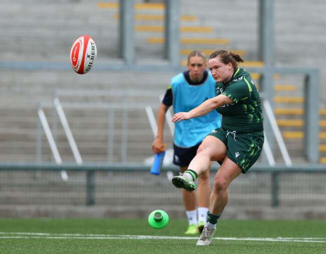 meabh-deely-scores-a-conversion