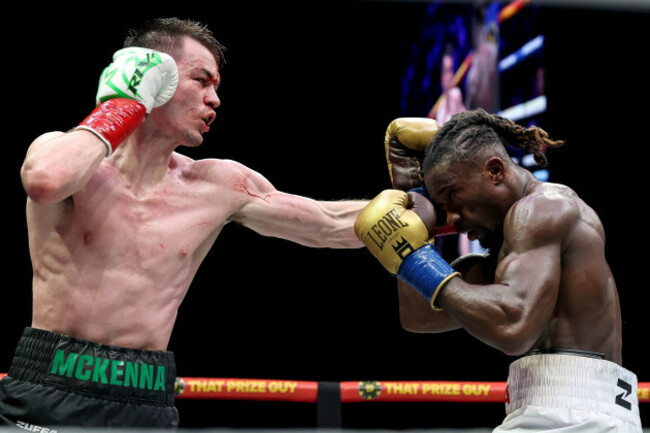 aaron-mckenna-lands-a-punch-on-etinosa-oliha