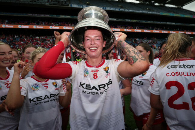ashling-thompson-celebrates-with-the-oduffy-cup-after-the-match