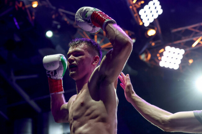 aaron-mckenna-celebrates-after-the-final-round