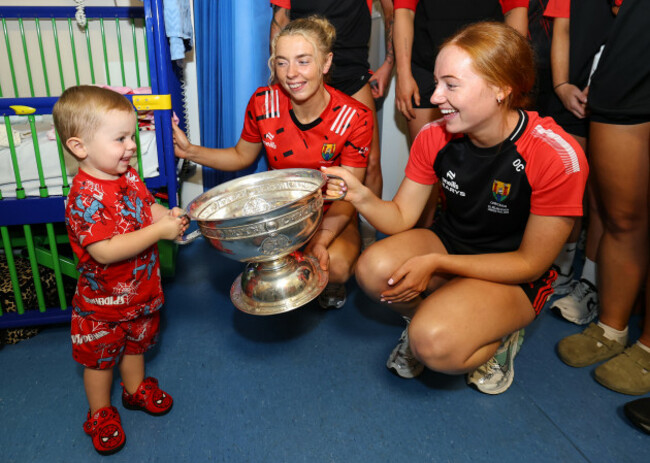 kai-healy-with-the-oduffy-cup-with-laura-hayes-and-orlaith-cremin