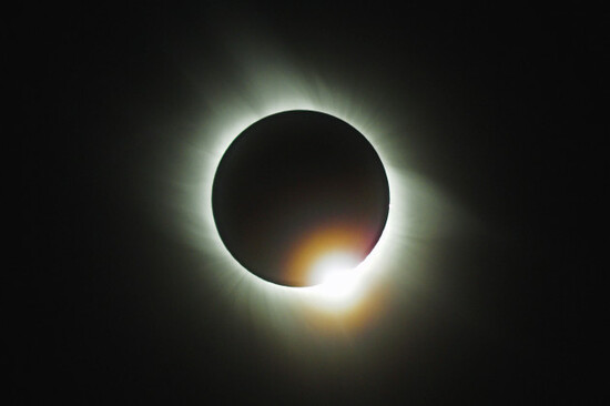 total-solar-eclipse-showing-the-diamond-ring-effect-side-turkey-29th-march-2006