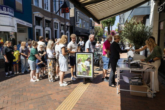 almelo-selling-eclipse-glasses-in-almelo-the-sun-will-soon-be-almost-completely-eclipsed-and-something-like-this-does-not-happen-often-in-the-netherlands-vincent-jannink-anp-netherlands-out-b