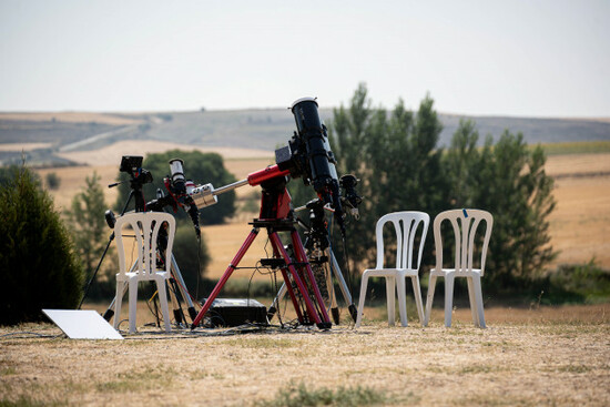 telescopes-set-up-in-the-run-up-to-the-total-solar-eclipse-on-12-august-2026-in-villalibado-burgos-castile-and-leon-spain-the-us-space-agency-nasa-in-collaboration-with-the-exploratorium-scien
