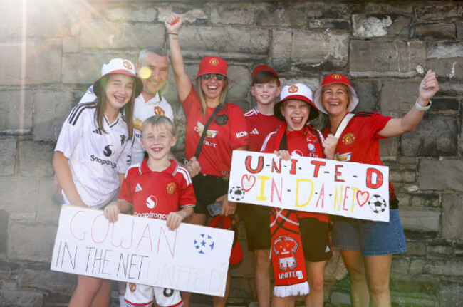 man-united-fans-the-wade-family-from-co-meath