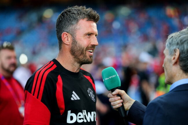michael-carrick-is-interviewed-before-the-game