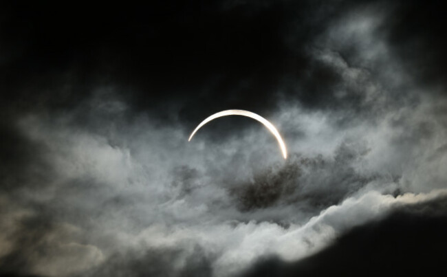 SOLAR ECLIPSE 5727