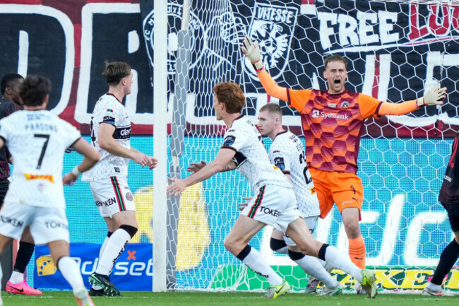 bohemians-players-celebrate-a-goal-that-would-later-be-dissallowed