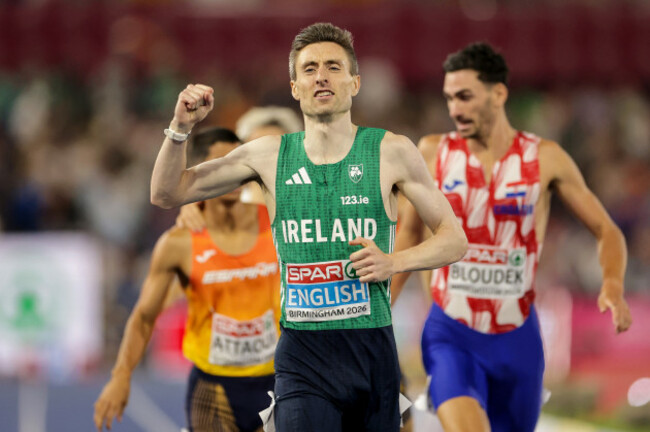 mark-english-celebrates-after-winning-gold