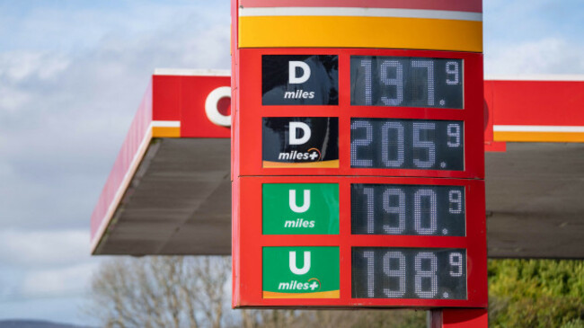 bantry-co-cork-ireland-9-march-2026-fuel-prices-are-displayed-at-a-circle-k-filling-station-in-bantry-petrol-and-diesel-prices-have-risen-sharply-in-recent-days-amid-volatility-in-global-oil-mar