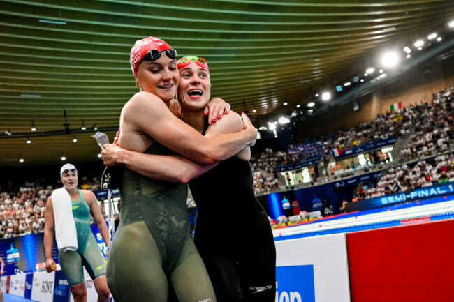 ellen-walshe-celebrates-with-abbie-wood-of-great-britain-after-the-race