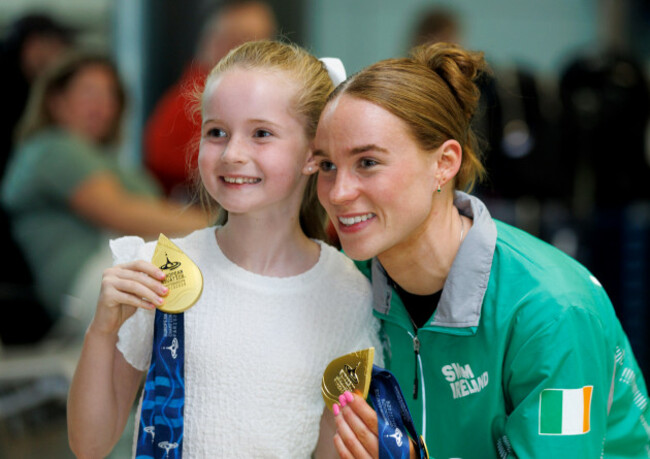 ellen-walshe-with-supporter-zoe-miley-aged-8-from-bettystown
