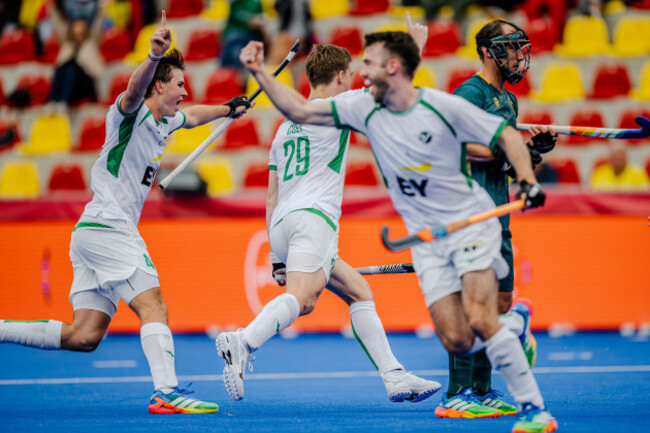 lee-cole-celebrates-scoring-their-second-goal-with-teammates
