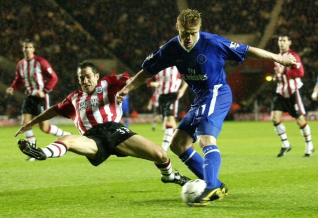chelseas-damien-duff-right-is-challenged-by-southamptons-paul-telfer-during-their-fa-barclaycard-premiership-match-at-st-marys-stadium-southampton-chelsea-won-1-0