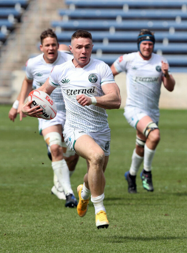 chicago-usa-2-april-2022-major-league-rugby-mlr-chicago-hounds-mark-okeeffe-runs-the-ball-against-the-houston-sabercats-at-seatgeek-stadium-in-bridgeview-il-usa-credit-tony-gadomski-all-s