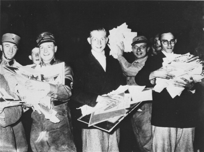 nazi-book-burning-may-in-germany-1933