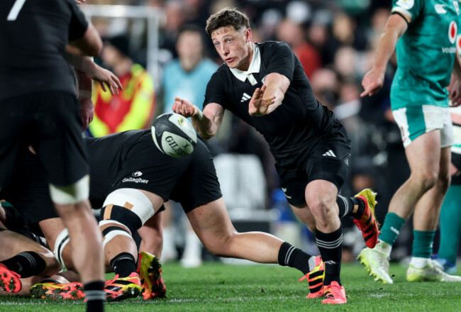 cameron-roigard-makes-a-pass