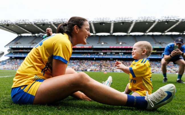 jenny-higgins-plays-with-her-son-cillian-after-winning