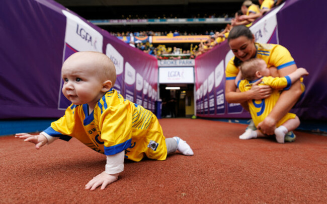laura-mannions-son-eanna-plays-in-the-hogan-tunnel-as-roscommon-wait-to-lift-the-mary-quinn-memorial-cup