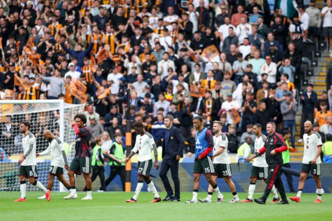 hull-uk-22nd-aug-2026-manchester-united-head-coach-michael-carrick-dejected-after-defeat-2-0-manchester-united-midfielder-bruno-fernandes-8-manchester-united-forward-joshua-zirkzee-11-manchest