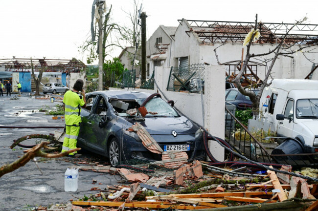 carcassonne-france-24th-aug-2026-photopqrlindependantclaude-boyer-pomas-le-24-08-2026-plusieurs-habitations-fortement-endommagees-apres-le-passage-de-la-tornade-a-pomas-entre-carcassonn