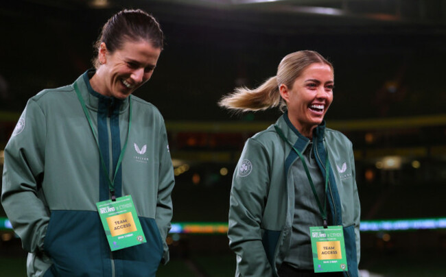 niamh-fahey-and-denise-osullivan-share-a-joke-before-the-game