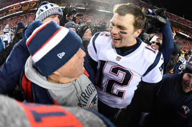 kansas-city-united-states-20th-jan-2019-jan-20-2019-kansas-city-mo-usa-new-england-patriots-head-coach-bill-belichick-and-quarterback-tom-brady-12-celebrate-the-win-over-the-kansas-city-chi