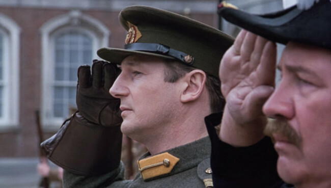 ireland-liam-neeson-in-a-scene-from-cwarner-bros-film-michael-collins-1996-plot-neil-jordans-historical-biopic-of-irish-revolutionary-michael-collins-the-man-who-led-a-guerrilla-war-agains
