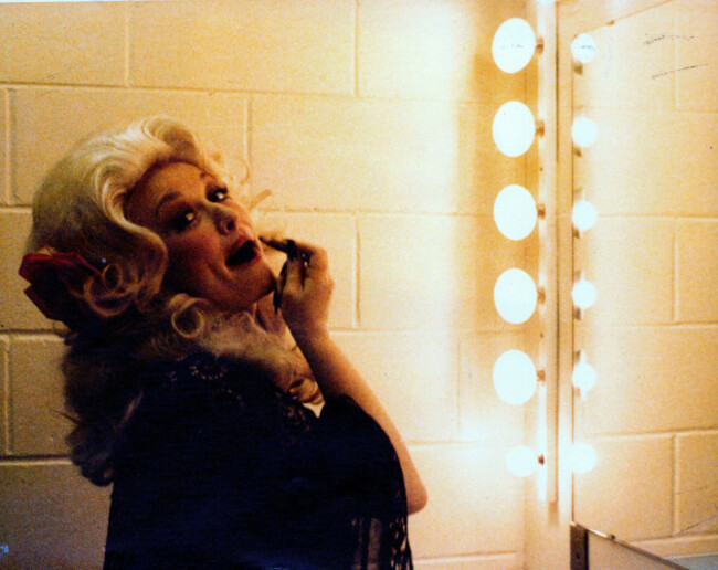 dolly-parton-photographed-in-the-1970s-nancy-barr-brandonmediapunch