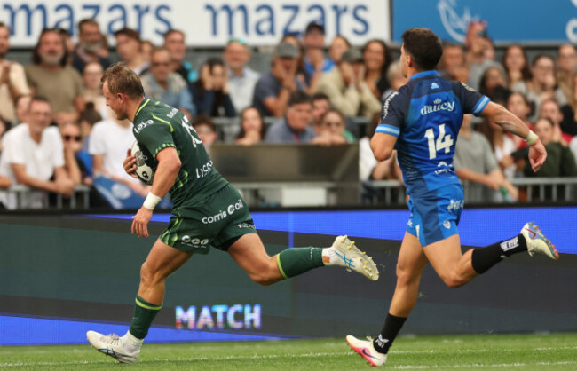 sam-gilbert-intercepts-to-score-a-try