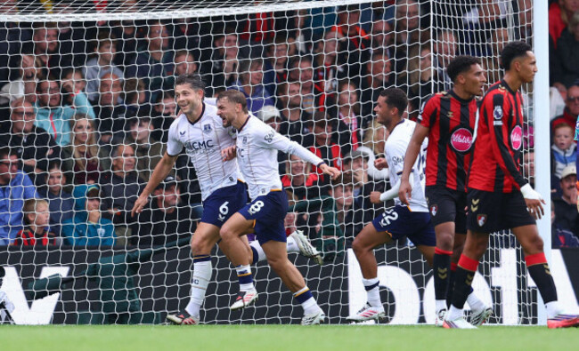 bournemouth-uk-29th-aug-2026-james-tarkowski-l-of-everton-celebrates-after-scoring-to-make-it-1-1-during-the-afc-bournemouth-vs-everton-premier-league-match-at-the-vitality-stadium-bournemouth